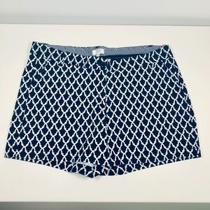 Coastal navy blue/white trellis pattern shorts preppy/chino style button/zipper